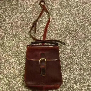 Vintage G.H. Bass & Co. Brown Leather Crossbody Bag 90s Y2K Classic Academia